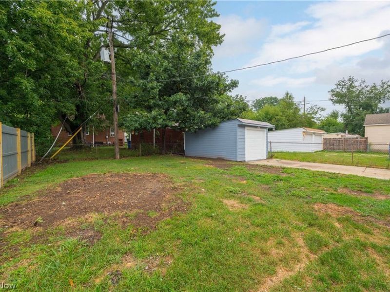 12416 Mortimer Avenue, Cleveland, OH 44111 Photo 9