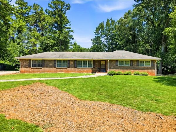 4335 Newcastle Circle , Lithonia, GA 30038