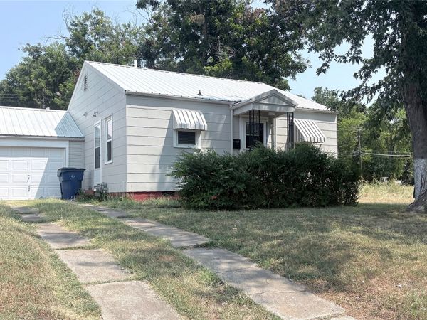 1610 Claremore Avenue , Pawhuska, OK 74056
