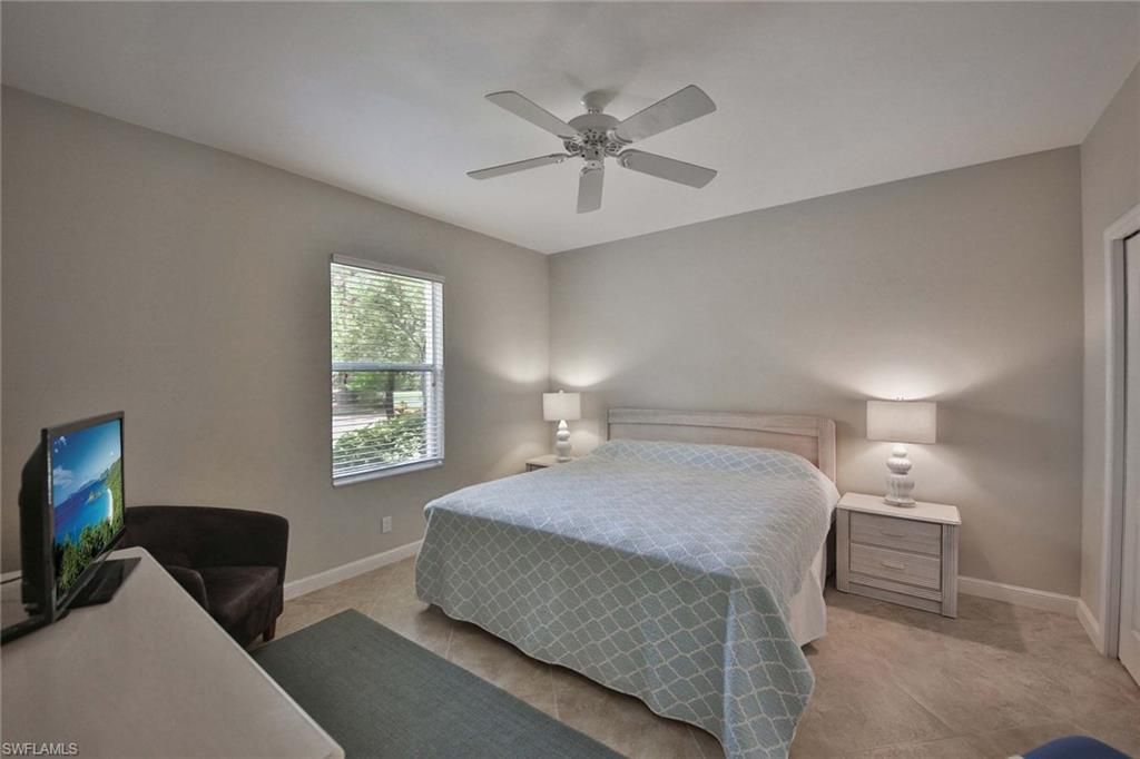 526 Lake Louise Cir, Unit 4-403, Naples, FL 34110 Photo