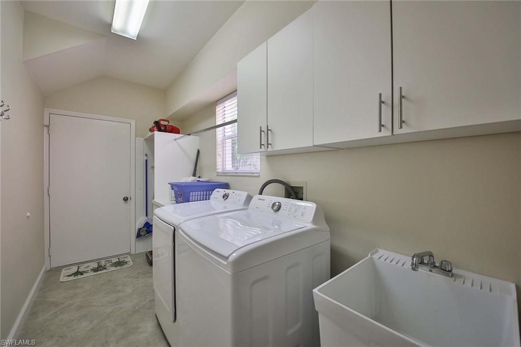 526 Lake Louise Cir, Unit 4-403, Naples, FL 34110 Photo