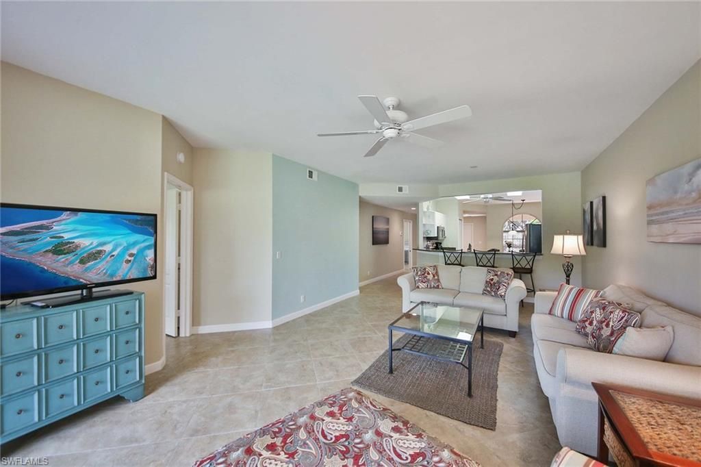 526 Lake Louise Cir, Unit 4-403, Naples, FL 34110 Photo