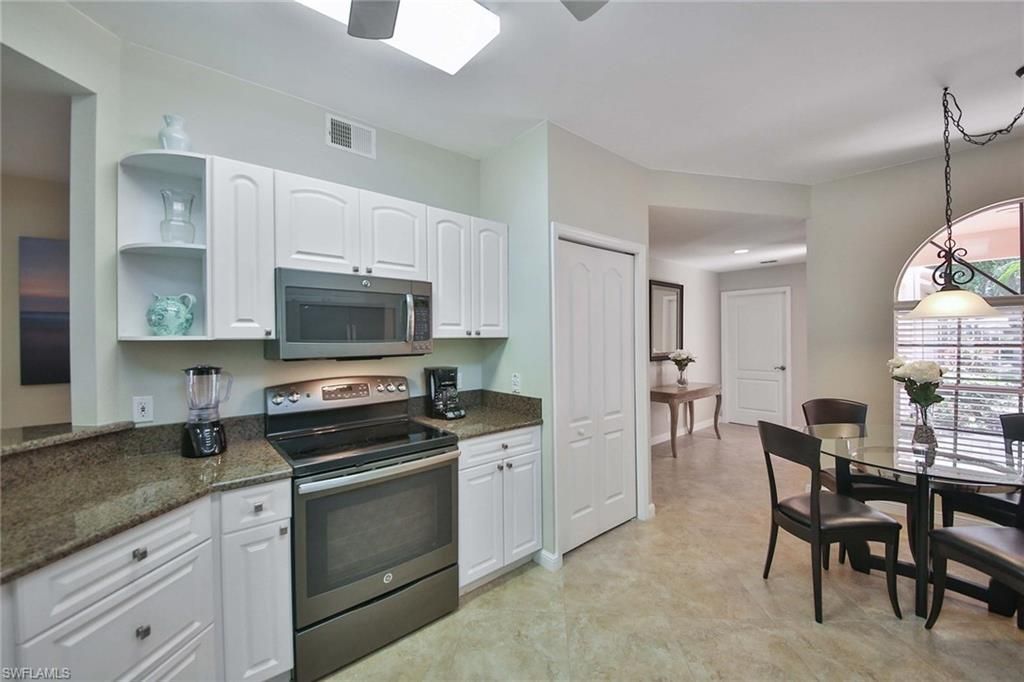 526 Lake Louise Cir, Unit 4-403, Naples, FL 34110 Photo