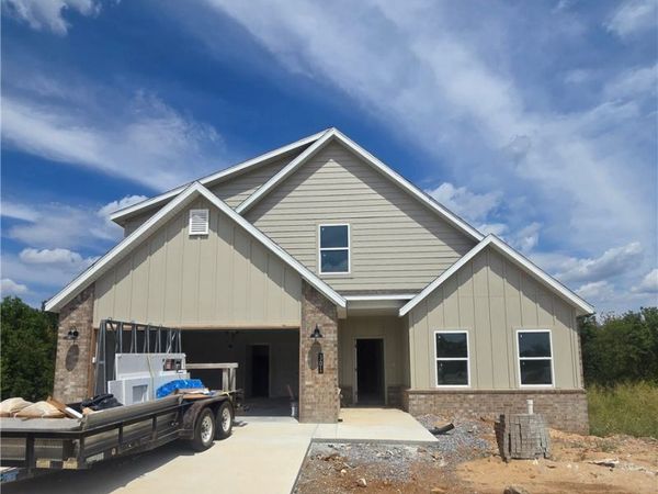 301 W Hondo Street, Siloam Springs, AR 72761
