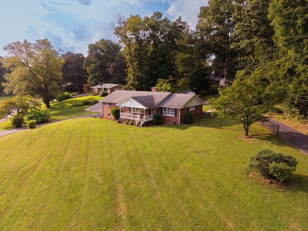 416 Robinson Rd , McMinnville, TN 37110