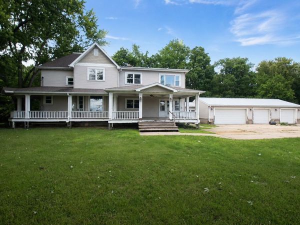 1502 S Galena Avenue , Dixon, IL 61021