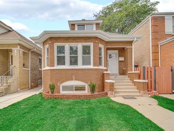 3048 N Marmora Avenue , Chicago, IL 60634