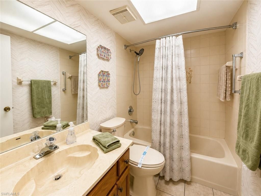 1615 SE 46th Ln , Unit 202, Cape Coral, FL 33904 Photo