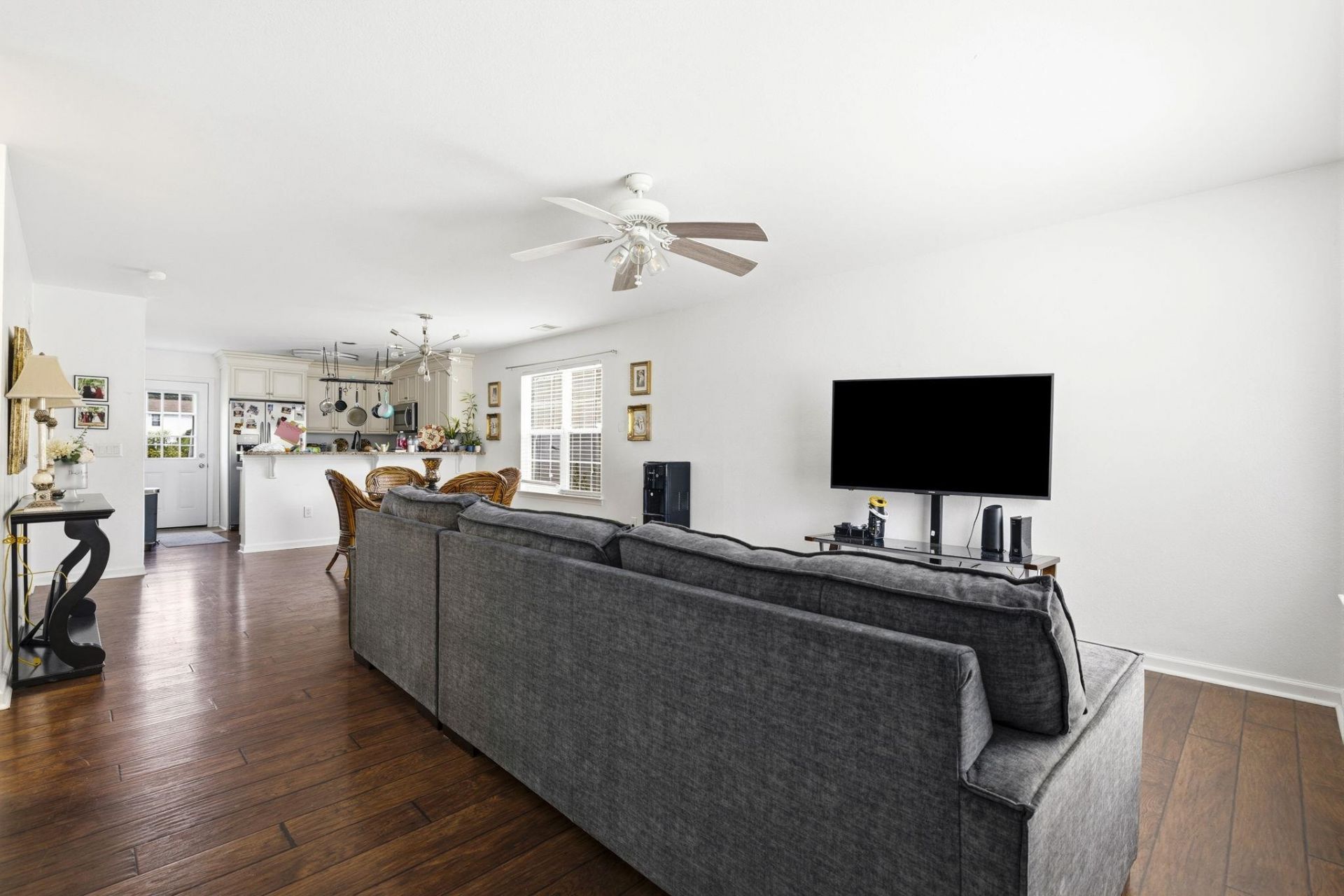 3030 Hollybrooke Dr. Photo 5