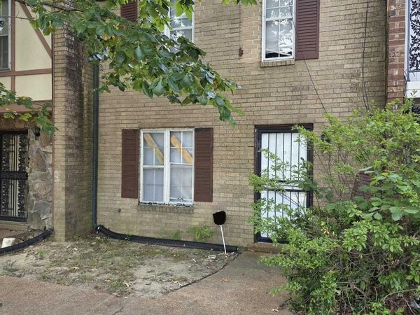2109 E SHELBY DR, Unit 11, Memphis, TN 38116
