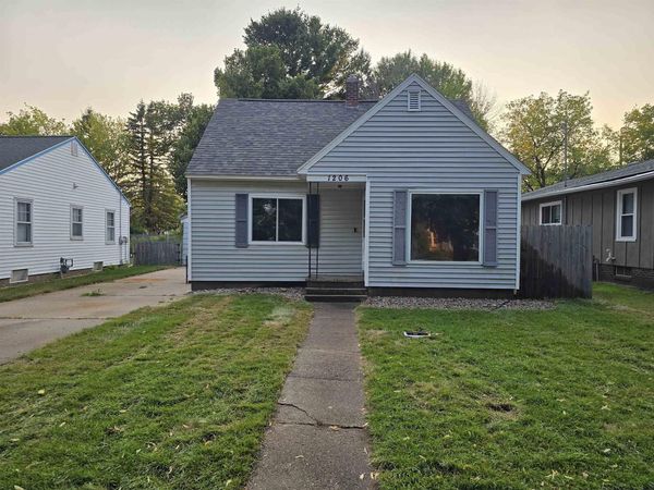 1206 S 8TH AVENUE, Wausau, WI 54401