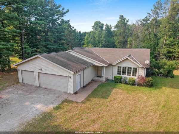 5808 LADE BEACH ROAD, Little Suamico, WI 54141