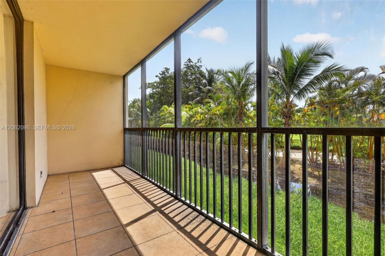 20335 W Country Club Dr, Unit 107, Aventura, FL 33180 Photo