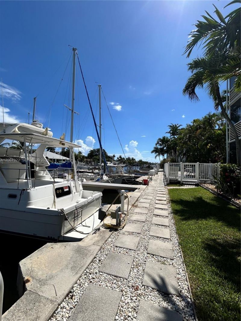 1535 SE 15th St , Unit 301, Fort Lauderdale, FL 33316 Photo