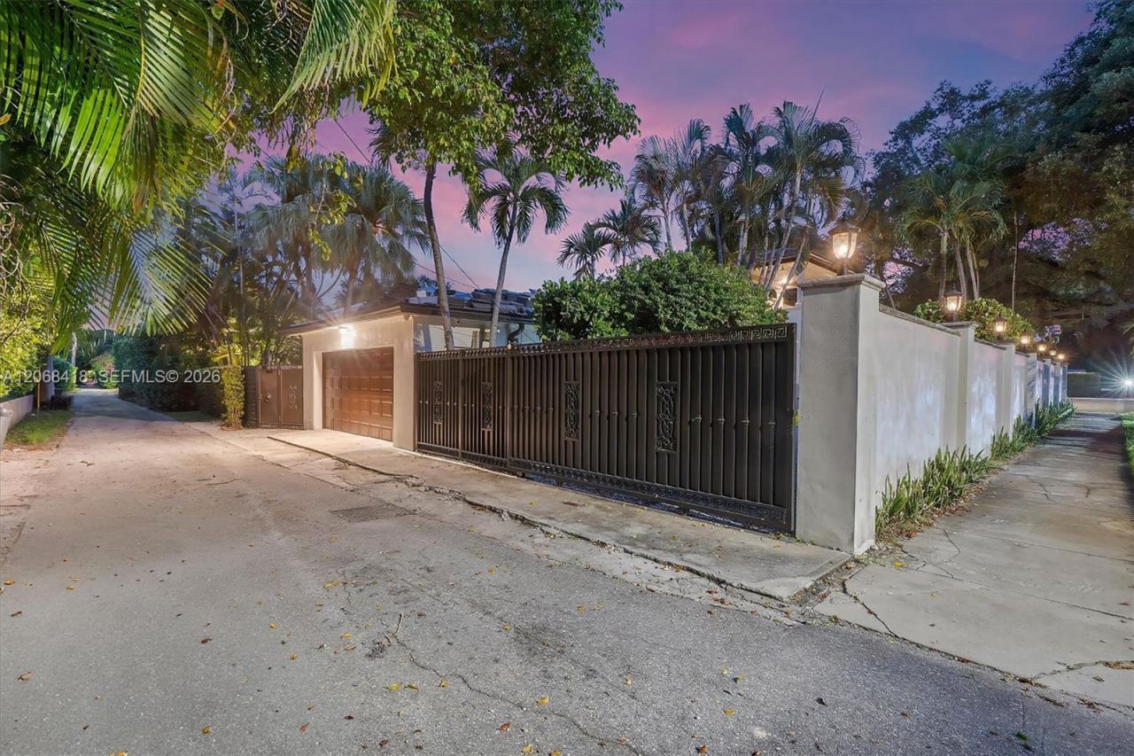 1001 NE 96th St, Miami Shores, FL 33138 Photo