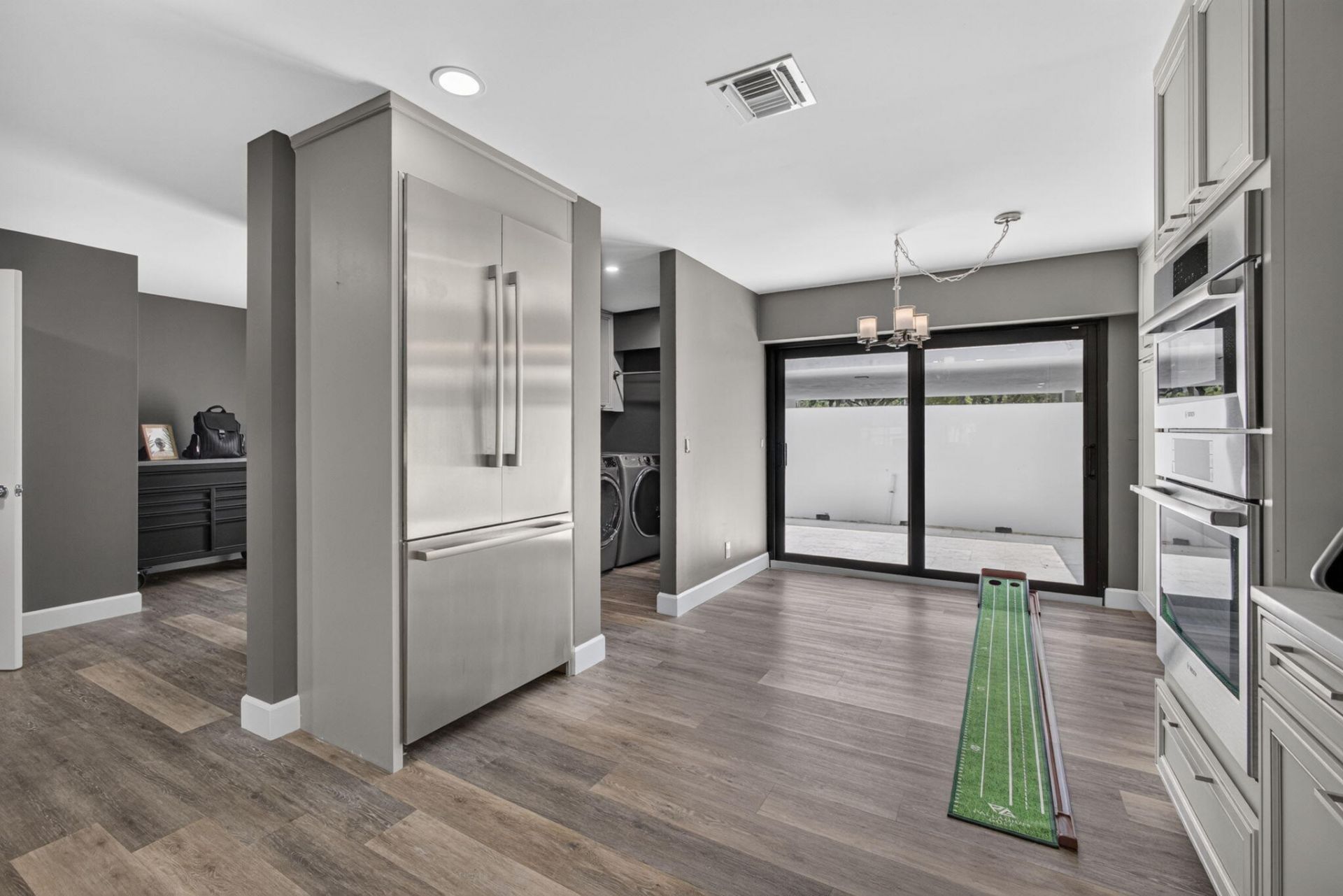 2435 Presidential Way, Unit G, West Palm Beach, FL 33401 Photo
