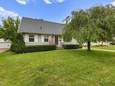 1107 Silver Lake Avenue, Cuyahoga Falls, OH 44223