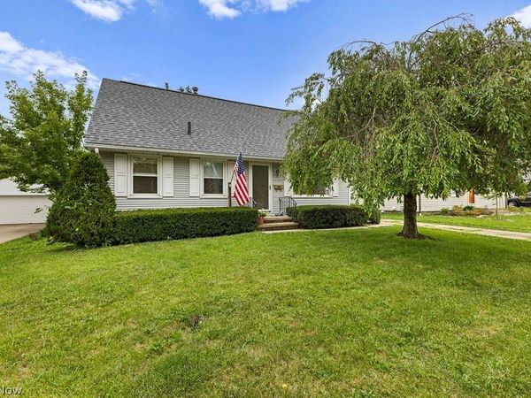 1107 Silver Lake Avenue , Cuyahoga Falls, OH 44223