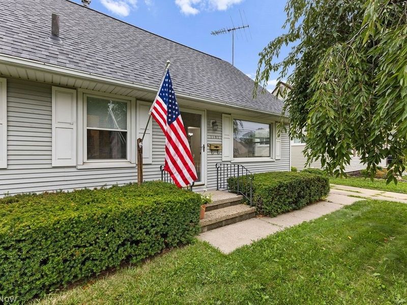 1107 Silver Lake Avenue, Cuyahoga Falls, OH 44223 Photo 3