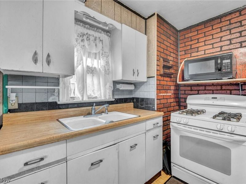 3965 E 177th Street, Cleveland, OH 44128 Photo 16