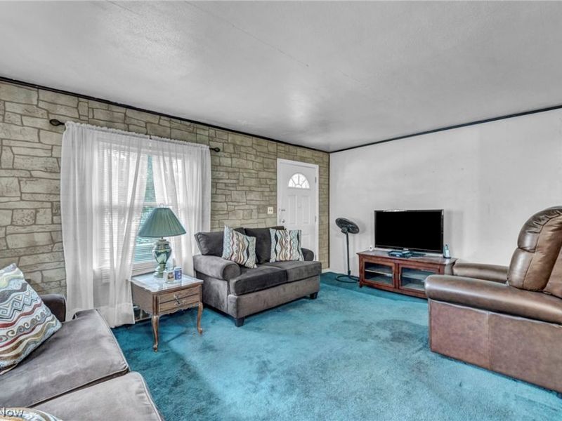 3965 E 177th Street, Cleveland, OH 44128 Photo 3