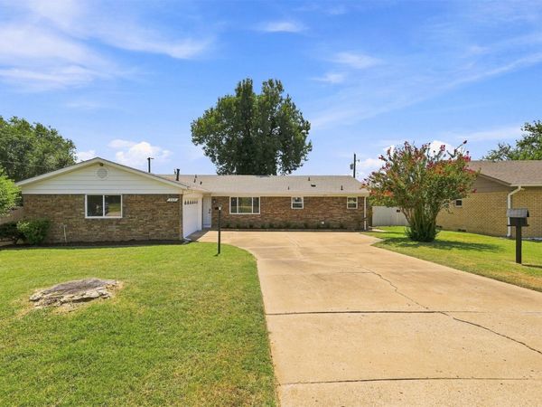 2313 S 82nd East East Avenue , Tulsa, OK 74129