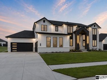 3513 S 221st Street, Elkhorn, NE 68022