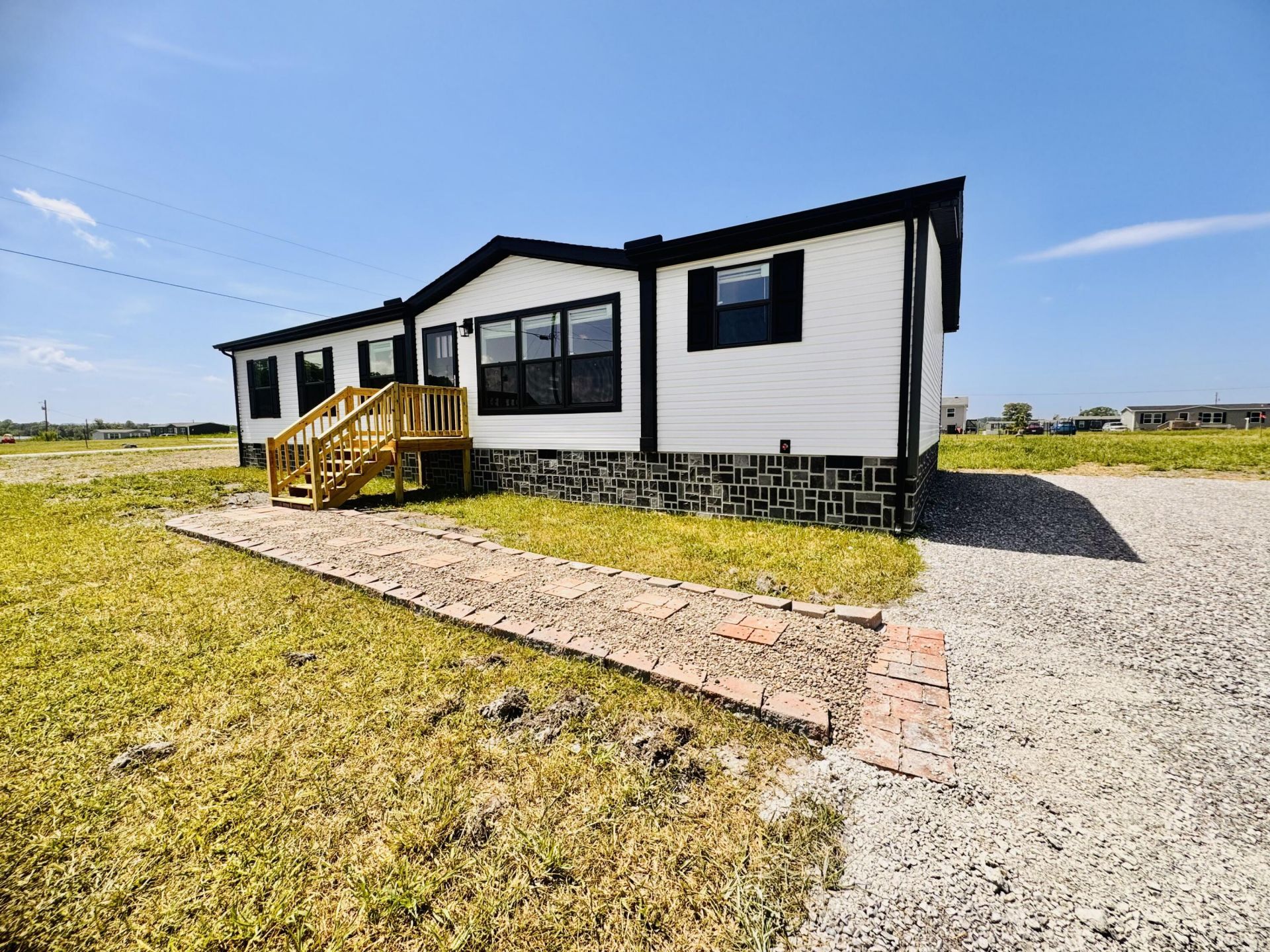 374 Turkey Loop, East Bernstadt, KY 40729 Main Photo
