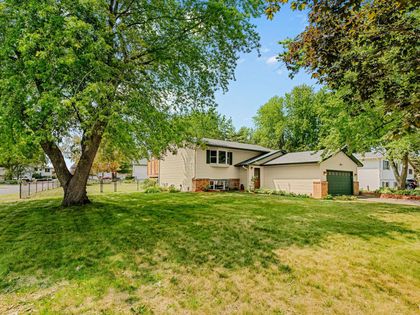 406 Schilling Circle NW Forest Lake, MN 55025