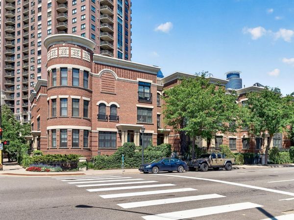 530 Grant Street E, Minneapolis, MN 55404