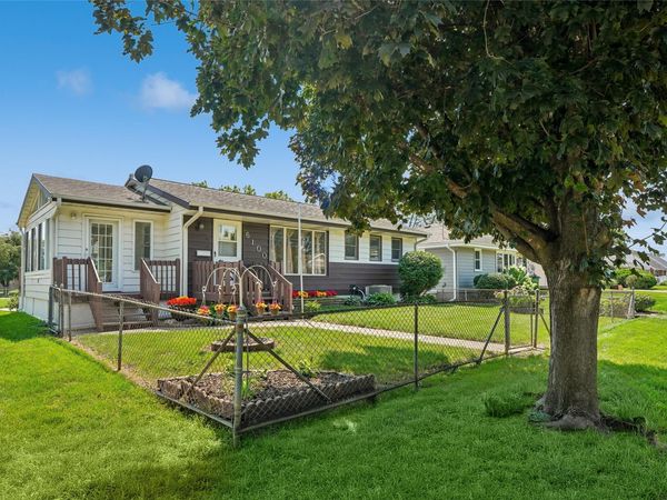 6100 Gordon Avenue, Des Moines, IA 50312