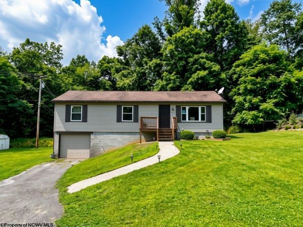 200 Love Drive, Kingwood, WV 26537
