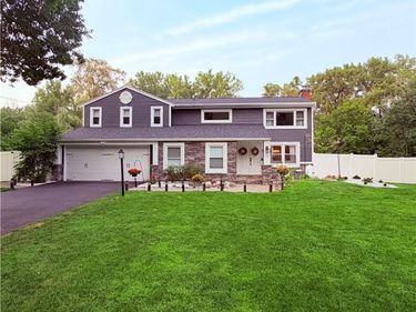 12 Laureldale Drive, Pittsford, NY 14534