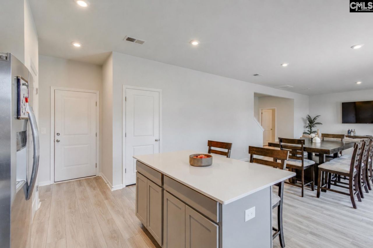 138 Grand Arbor Drive  Photo 5