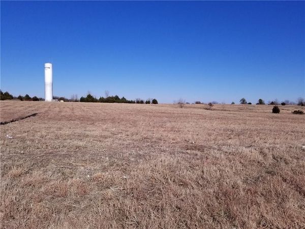 SE 29th Street, Harrah, OK 73045