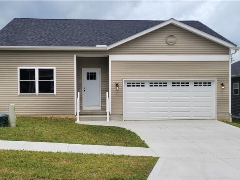 385 Thorn Way, Doylestown, OH 44230 Photo 2