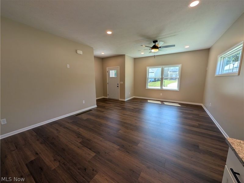 385 Thorn Way, Doylestown, OH 44230 Photo 24