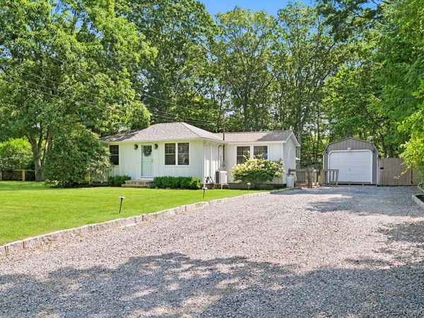 22 Matthews Drive , Remsenburg, NY 11972
