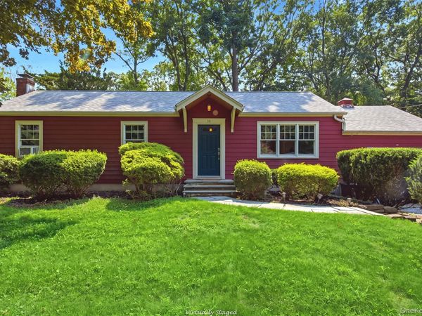 10 Daniel Court, Miller Place, NY 11764