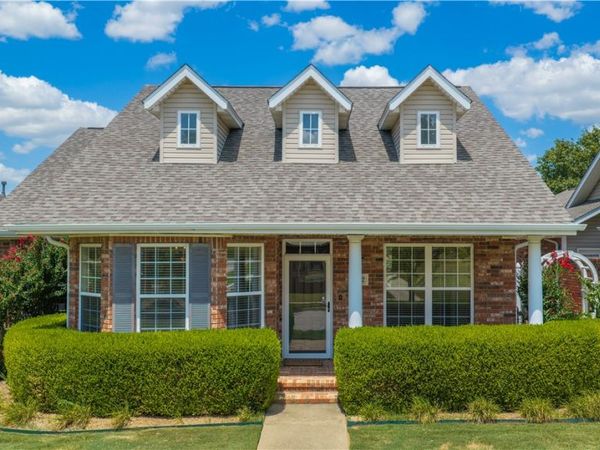 6872 Young Farm Avenue , Springdale, AR 72762