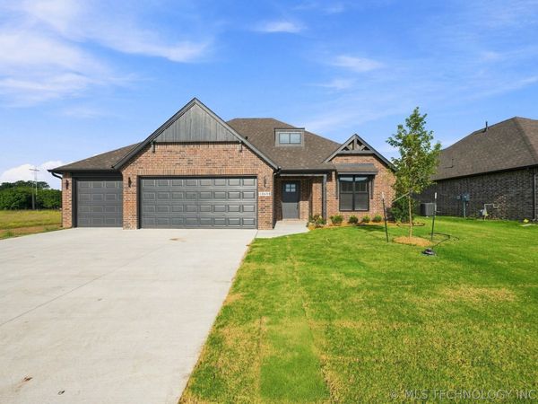10698 S 226th East Avenue , Broken Arrow, OK 74014
