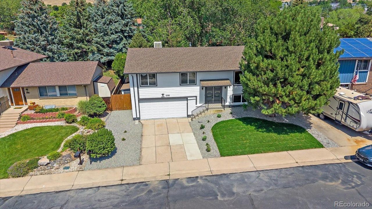 2088 S Coors Circle, Lakewood, CO 80228 Main Photo
