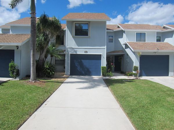 1517 Woodbridge Lakes Circle, West Palm Beach, FL 33406