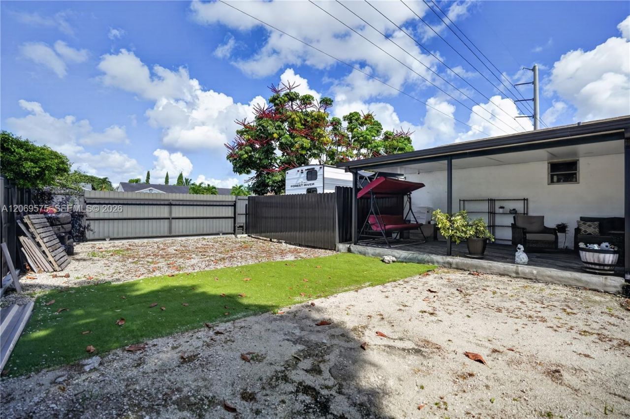 10660 SW 164th St , Miami, FL 33157 Photo