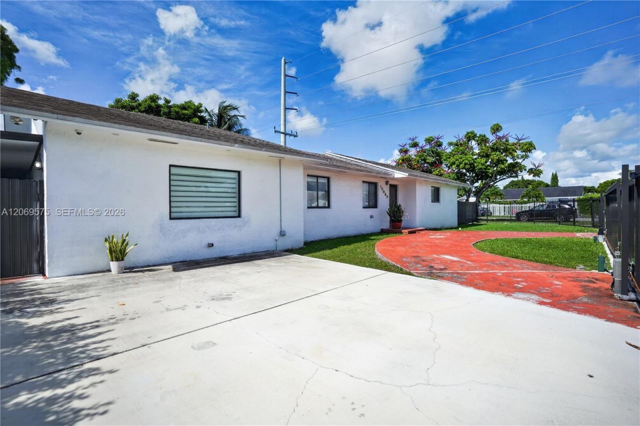 10660 SW 164th St , Miami, FL 33157 Photo