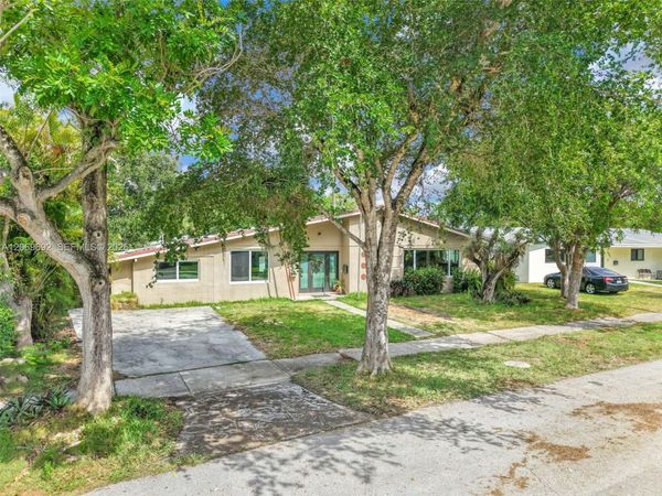 9359 Dominican Dr , Cutler Bay, FL 33189