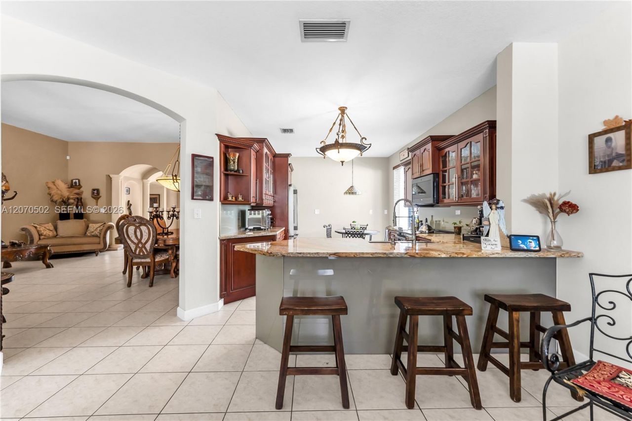 14591 SW 30th St , Miami, FL 33175 Photo