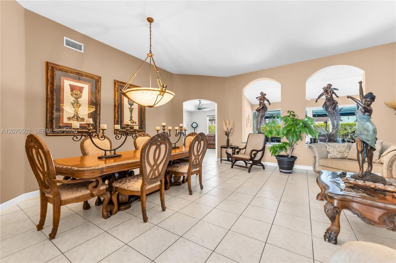 14591 SW 30th St , Miami, FL 33175 Photo