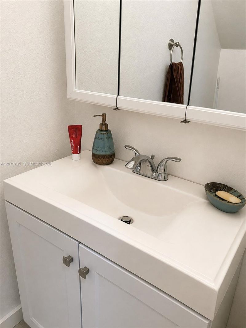 7991 NW 8th St , Unit 110, Miami, FL 33126 Photo