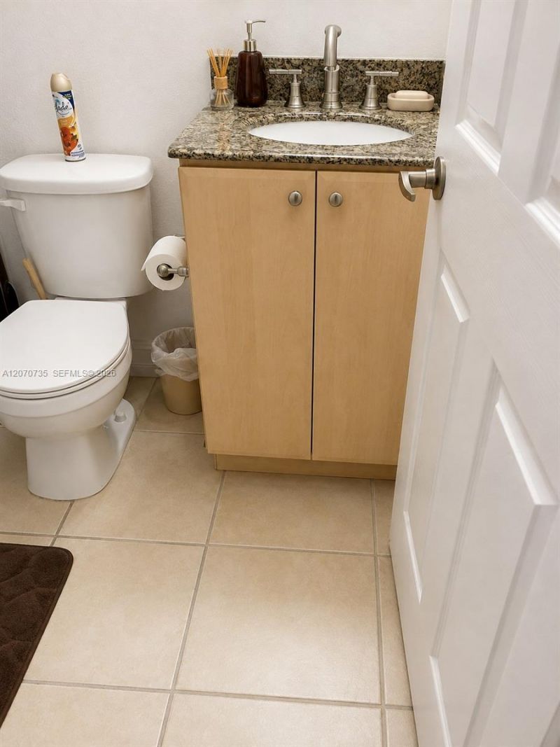 7991 NW 8th St , Unit 110, Miami, FL 33126 Photo